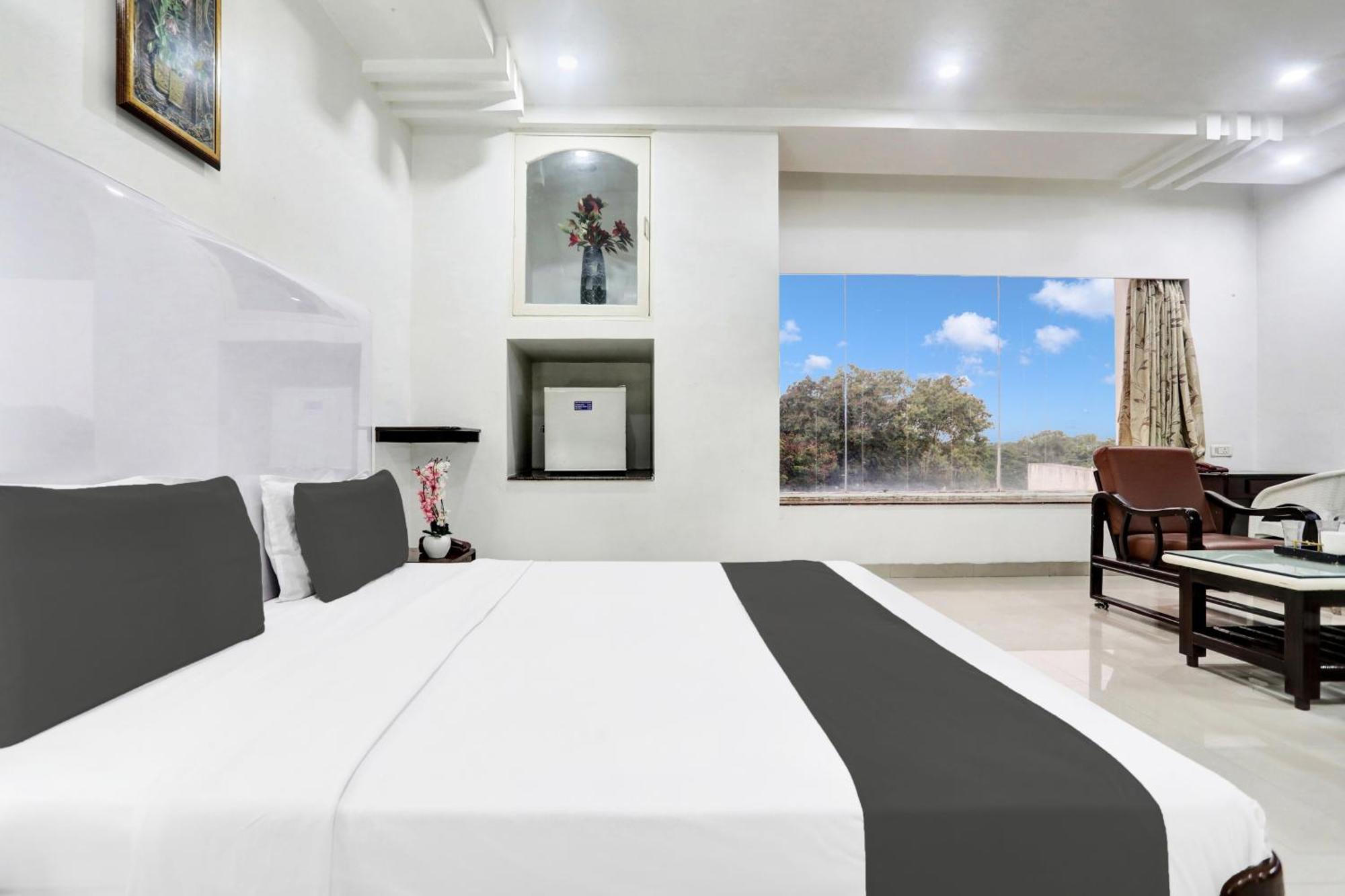 Townhouse Eluru Hotel Exterior photo